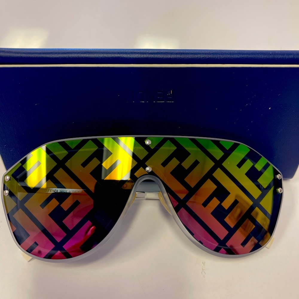 Fendi Sunglasses’s